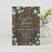 Eukalyptus Wreath Rustic Wood Couples Dusche Einladung (Stehend Vorderseite)