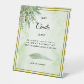 Eukalyptusfolien diese Kerze bröckelt im Gedächtni Sockelschild (Vorderseite)