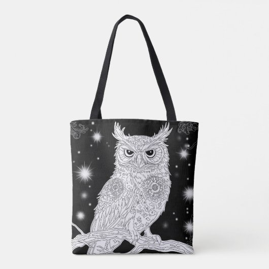 Eule auf Ast unter magischem Sternenhimmel Tasche (Rückseite)