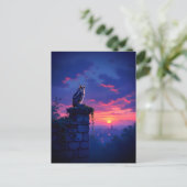 Eule auf dem Dach von Sunset City Postkarte (Stehend Vorderseite)