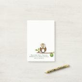 Eule auf dem Notizblock des (Auf Schreibtisch)