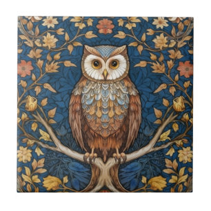 Eule auf einem Ast, blauer Herbsthintergrund, Juge Fliese