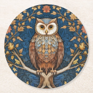 Eule auf einem Ast, blauer Herbsthintergrund, Juge Runder Pappuntersetzer