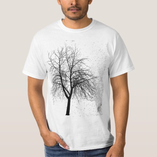 Eule in einem Baum T-Shirt (Vorderseite)