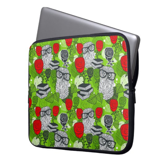 Eule in rote Rosen Laptopschutzhülle (Vorderseite Links)