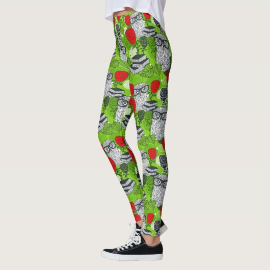 Eule in rote Rosen Leggings (Links)