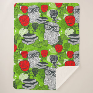 Eule in rote Rosen Sherpadecke