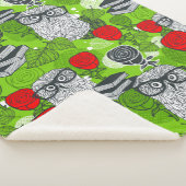 Eule in rote Rosen Sherpadecke (3/4)