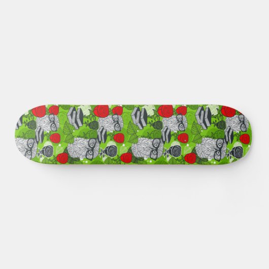 Eule in rote Rosen Skateboard (Horizontal)