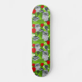 Eule in rote Rosen Skateboard (Vorderseite)