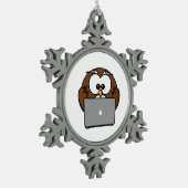 Eule mit Laptop Schneeflocken Zinn-Ornament (Links)