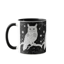 Eule mit Mandala im Winter unterm Sternenhimmel