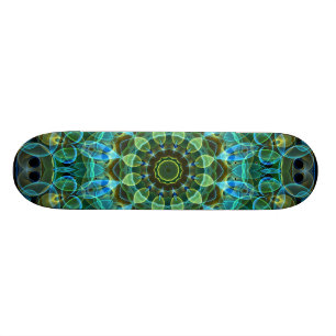Eule mustert Kaleidoskop Skateboard