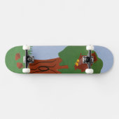 Eule und ein Eichenbaum Whimsikaler Cartoon Kunst Skateboard (Horizontal)