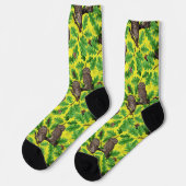 Eulen im Wald auf zitronengelb Socken (Linkes Detail)