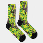 Eulen im Wald auf zitronengelb Socken (Rechts)