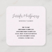 Eulen in der Liebe auf einer Baumzweigung Quadratische Visitenkarte (Rückseite)