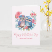 Eulen in der Liebe, die auf einem Wald einer Baumz Karte (Gelbe Blume)