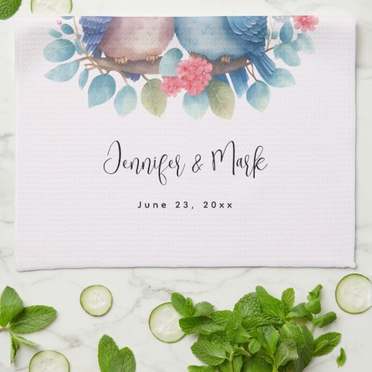 Eulen in der Liebe, die auf einer Hochzeit in eine Geschirrtuch (Gefaltet)