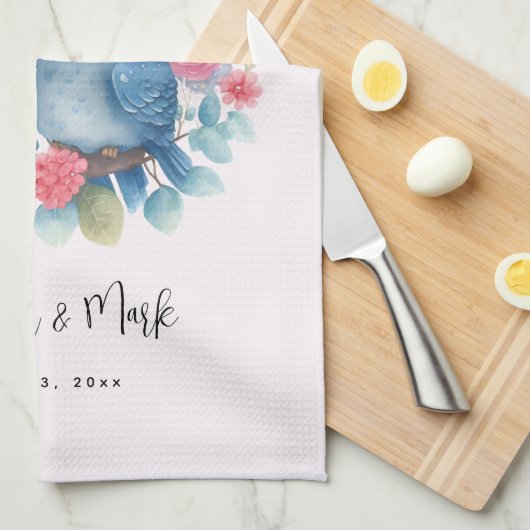 Eulen in der Liebe, die auf einer Hochzeit in eine Geschirrtuch (Viertel Falte)