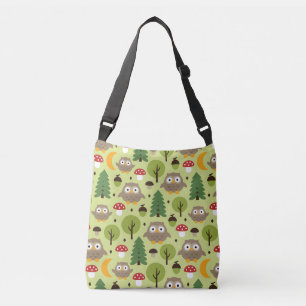 Eulen in der waldübergreifenden Tasche