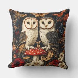 Eulen, Motten und Pilze Kissen