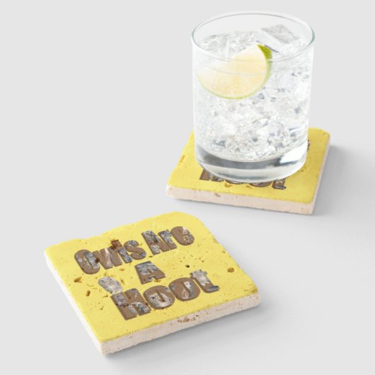 Eulen sind eine Heuschrecke. Steinuntersetzer (Seitenansicht)