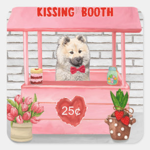 Eurasier Dog Valentine's Day Kissing Booth Quadratischer Aufkleber