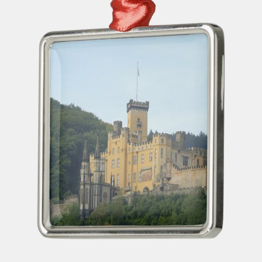 Europa, Deutschland, in der Nähe von Koblenz, Schl Silbernes Ornament (Links)