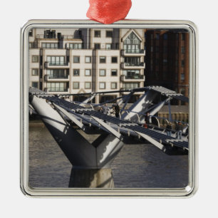 Europa, ENGLAND, London: Blick auf die Millenium Ornament Aus Metall