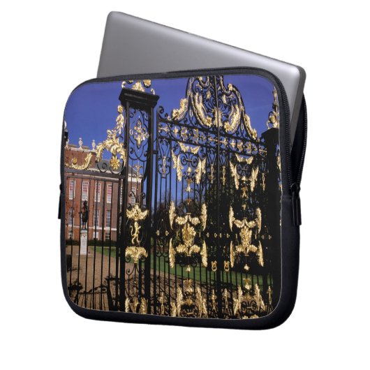 Europa, England, London. Gildengate außerhalb von  Laptopschutzhülle (Vorderseite Links)