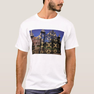 Europa, England, London. Gildengate außerhalb von  T-Shirt