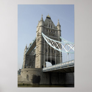 Europa, England, London. Tower Bridge über den Poster