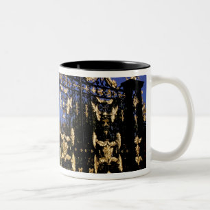 Europa, England, London. Vergoldetes Tor außerhalb Zweifarbige Tasse