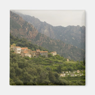 Europa, Frankreich, Korsika, Ota. Stadt Ota und Magnet