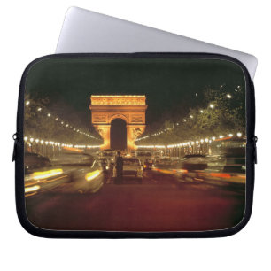 Europa, Frankreich, Paris. Abendverkehr hetzt Laptopschutzhülle