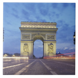 Europa, Frankreich, Paris. Arc de Triomphe aus der Fliese