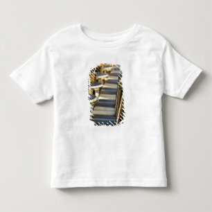Europa, Frankreich, Paris, Beaubourg: Cafétische / Kleinkind T-shirt