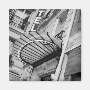 Europa, Frankreich, Paris. Detail eines Hotels auf Magnet