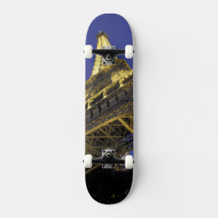 Europa, Frankreich, Paris, Eiffelturm, Abend 2 Skateboard