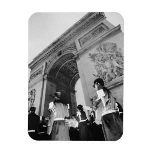 Europa, Frankreich, Paris. Militärische Zeremonie Magnet