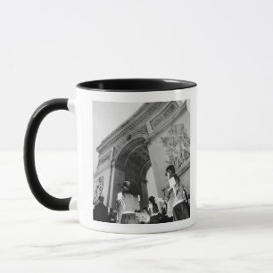 Europa, Frankreich, Paris. Militärzeremonie auf de Tasse