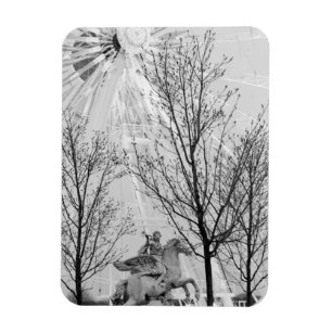 Europa, Frankreich, Paris. Statue und Riesenrad, Magnet