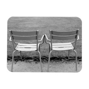 Europa, Frankreich, Paris. Stühle, Jardin du 2 Magnet