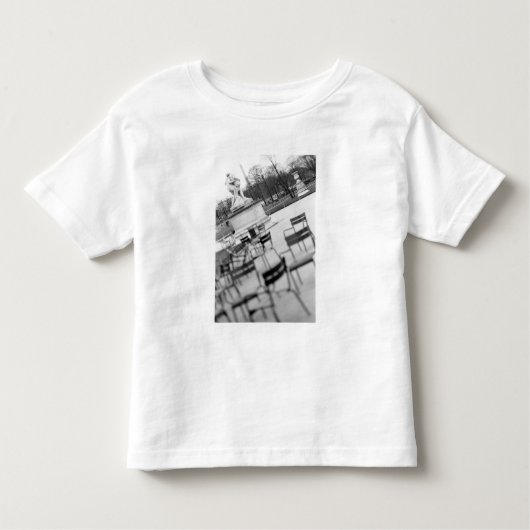 Europa, Frankreich, Paris. Vorsitzender: Jardin du Kleinkind T-shirt (Vorderseite)