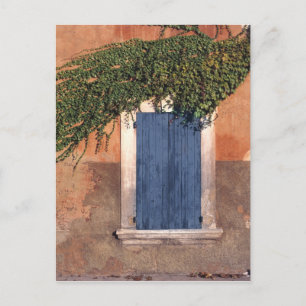 Europa, Frankreich, Roussillon. Efeu bedeckt die W Postkarte