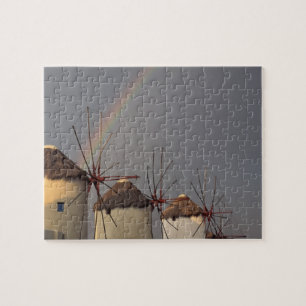 Europa, Griechenland, Mykonos. Windmühle mit Regen Puzzle