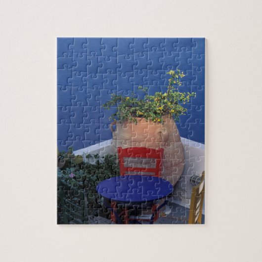 Europa, Griechenland, Santorini. Terrasse mit Meer Puzzle (Vertikal)