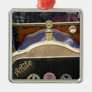 Europa, Irland, Dublin. Oldtimer, Weiß 2 Silbernes Ornament