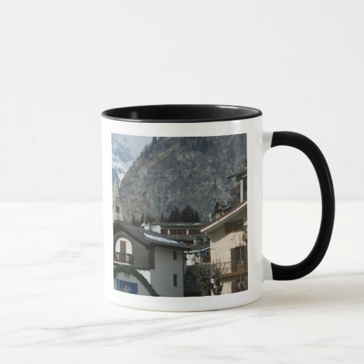 Europa, Italien, Aostatal, COURMAYEUR: Stadt Tasse (Rechts)
